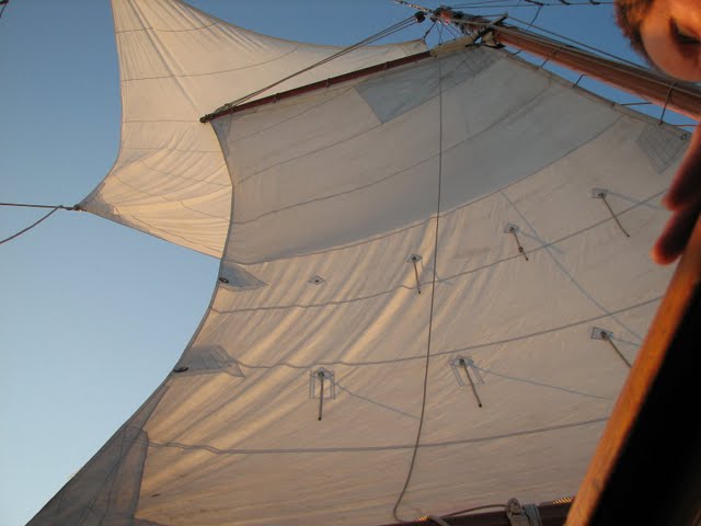 Fisherman to leeward of foresail