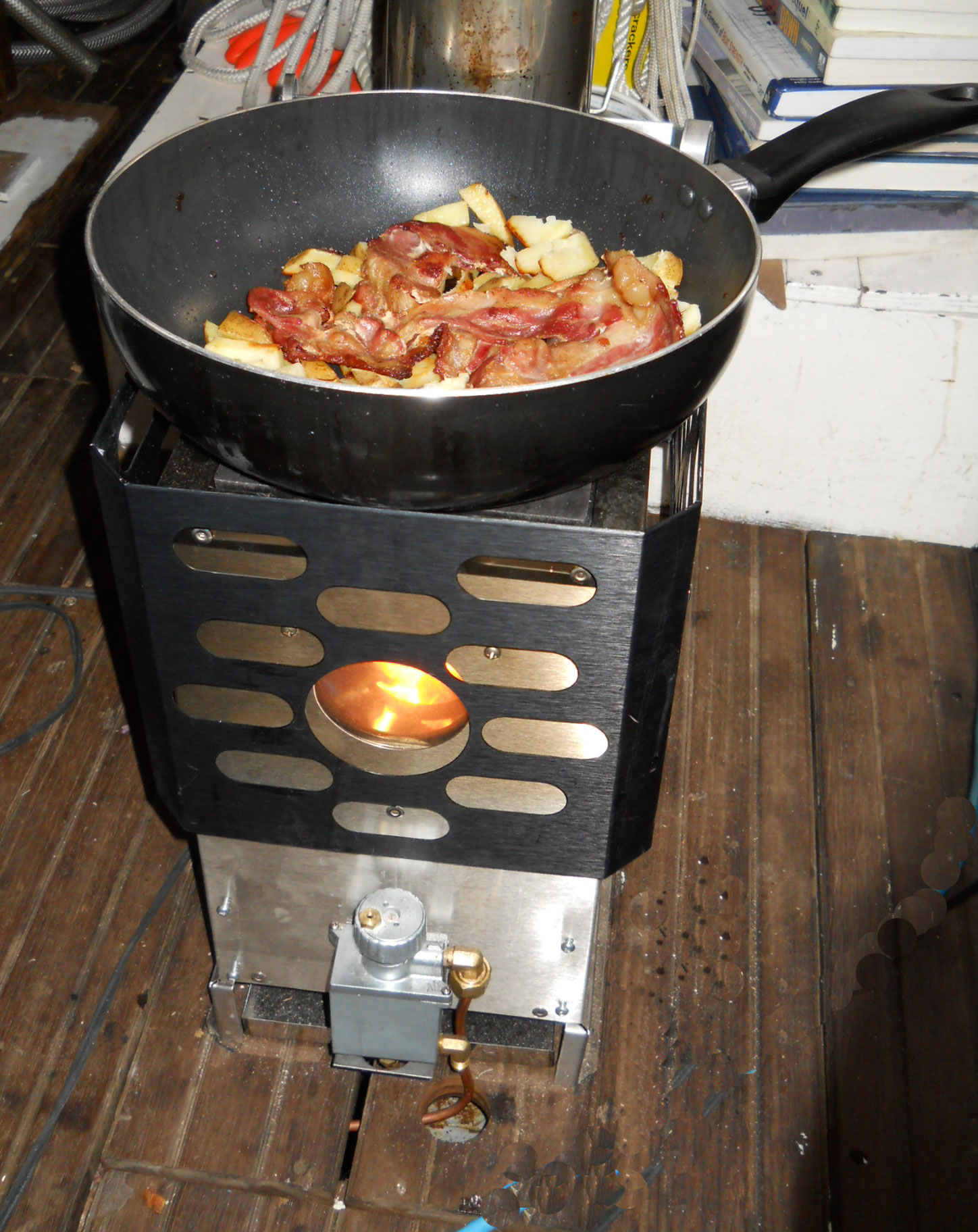 Lofoten Heater in Pilothouse