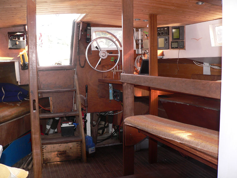 Old view of pilothouse interior from when I bought the boat